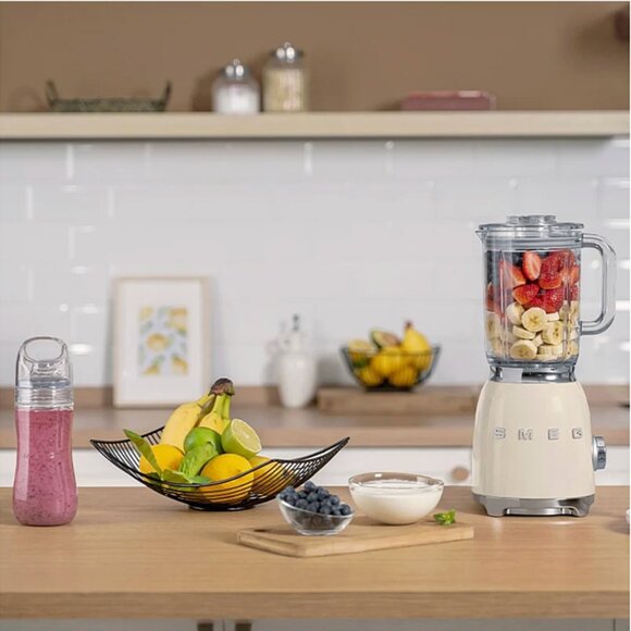 SMEG Retro Blender Glossy Cream BPA-Free - Picture 9 of 10